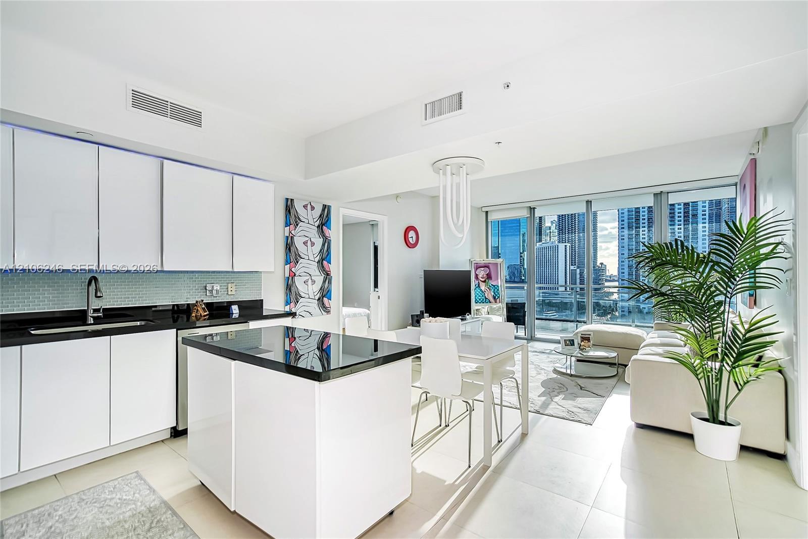 92 SW 3rd St # 1511, Miami FL 33130