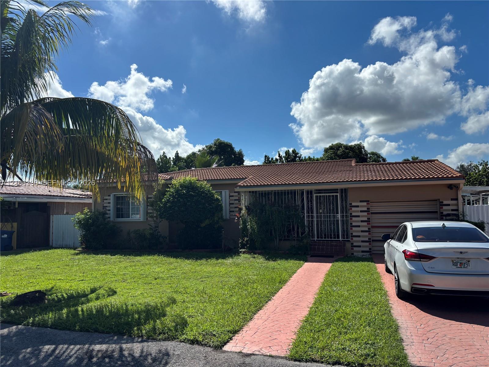 280 NW 144th St # 1, Miami FL 33168