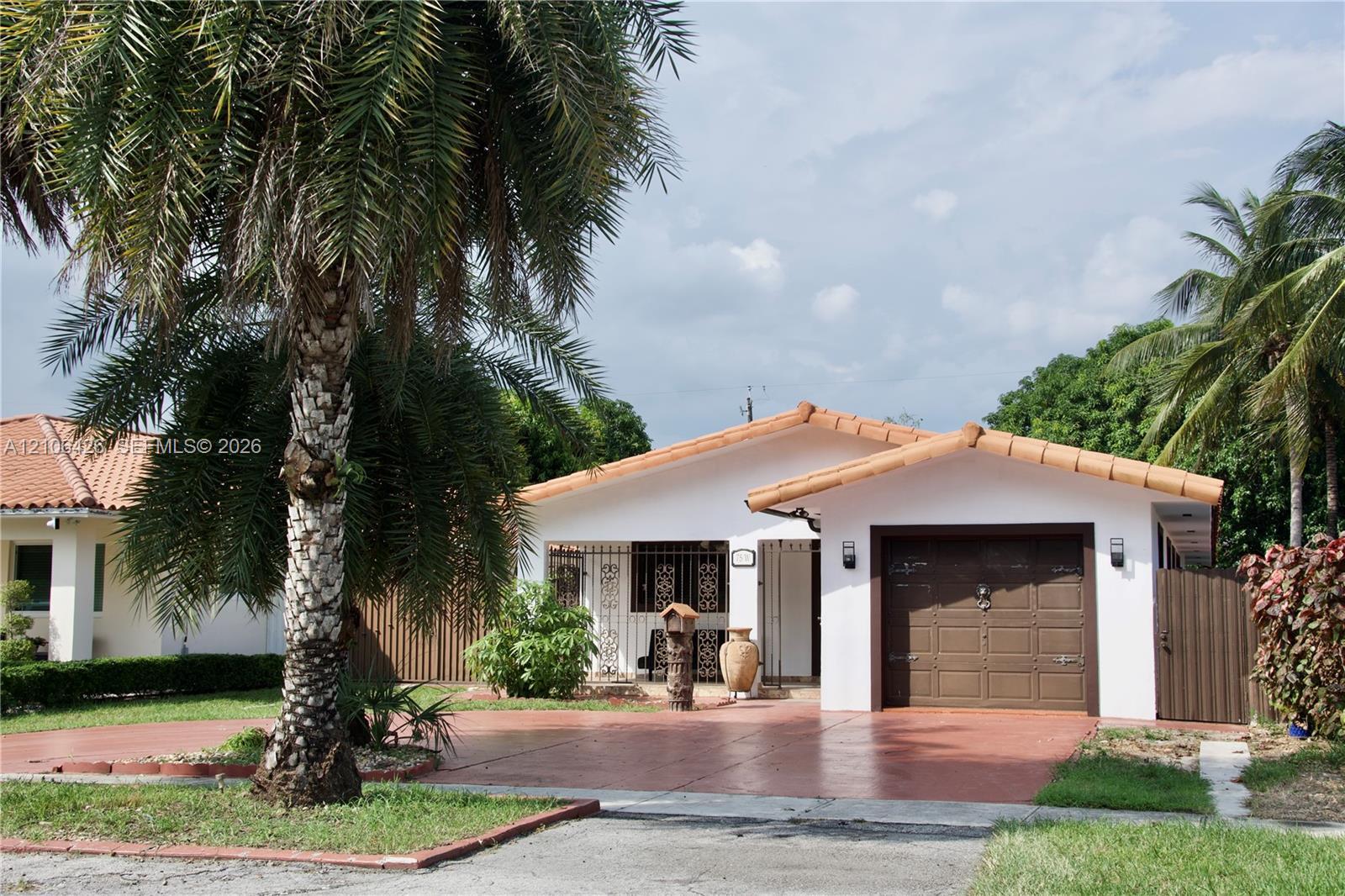 75 W 50th St, Hialeah FL 33012