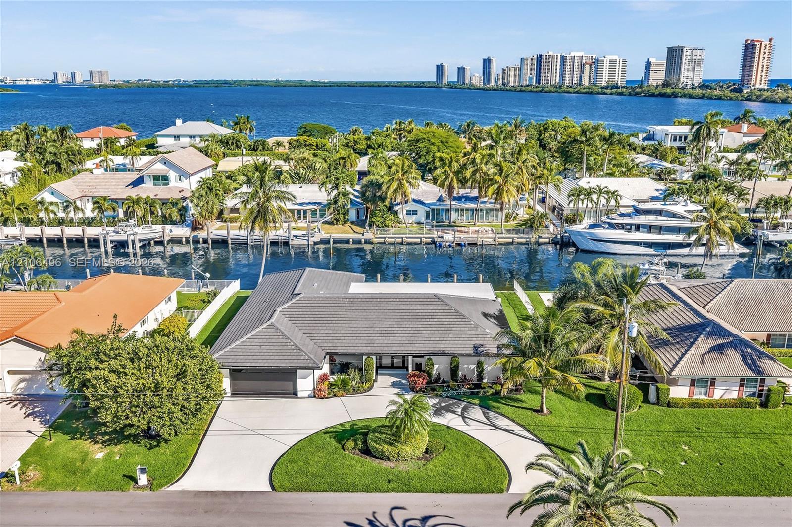 1170 Fairview Ln, Singer Island FL 33404