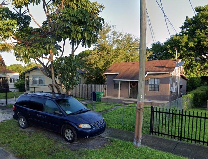 1369 NW 75th Ter, Miami FL 33147