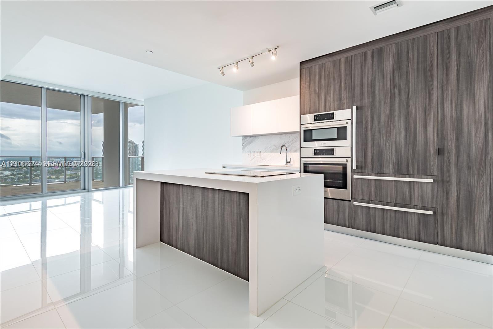 851 NE 1st Ave # 2100, Miami FL 33132
