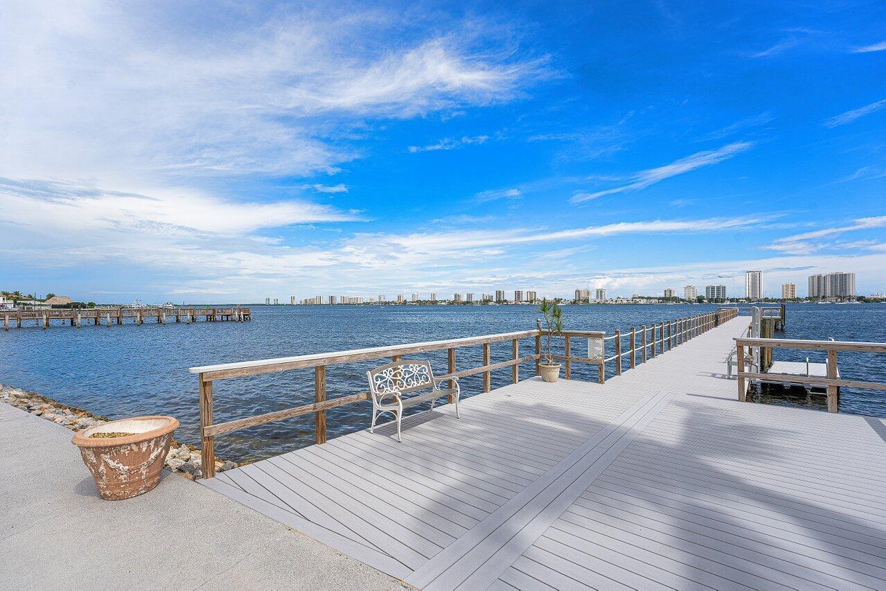 3040 Lake Shore Drive # 502, Riviera Beach FL 33404