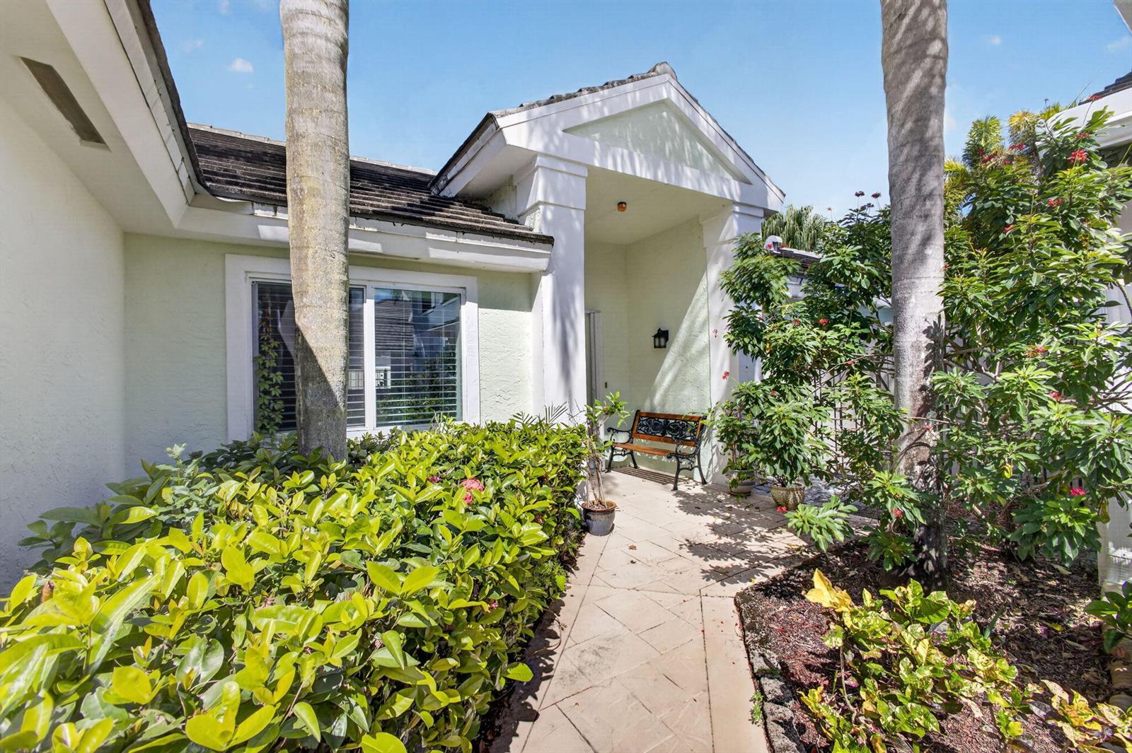 12 COMMODORE Place, Palm Beach Gardens FL 33418