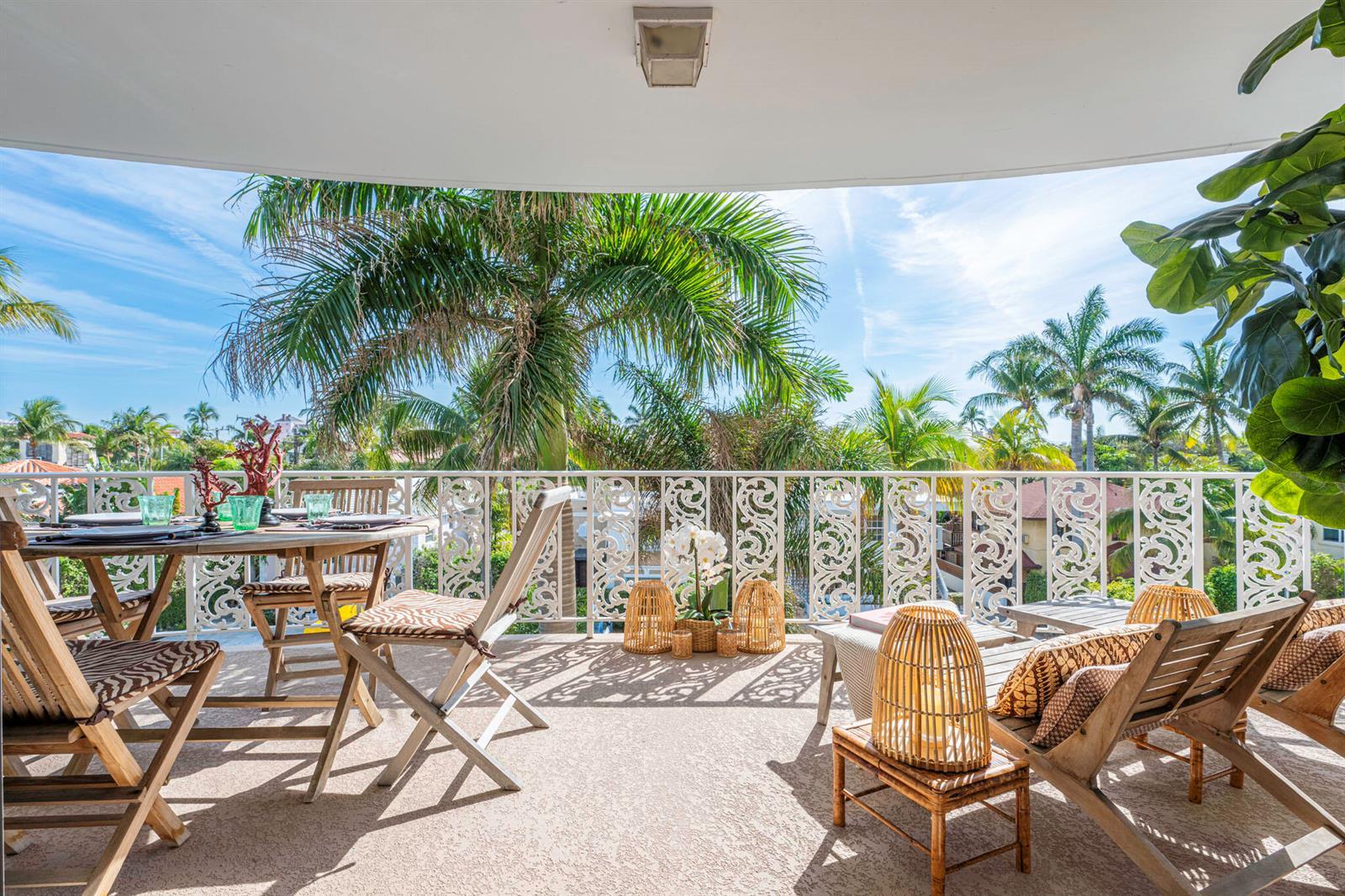 227 AUSTRALIAN # 0035, Palm Beach FL 33480
