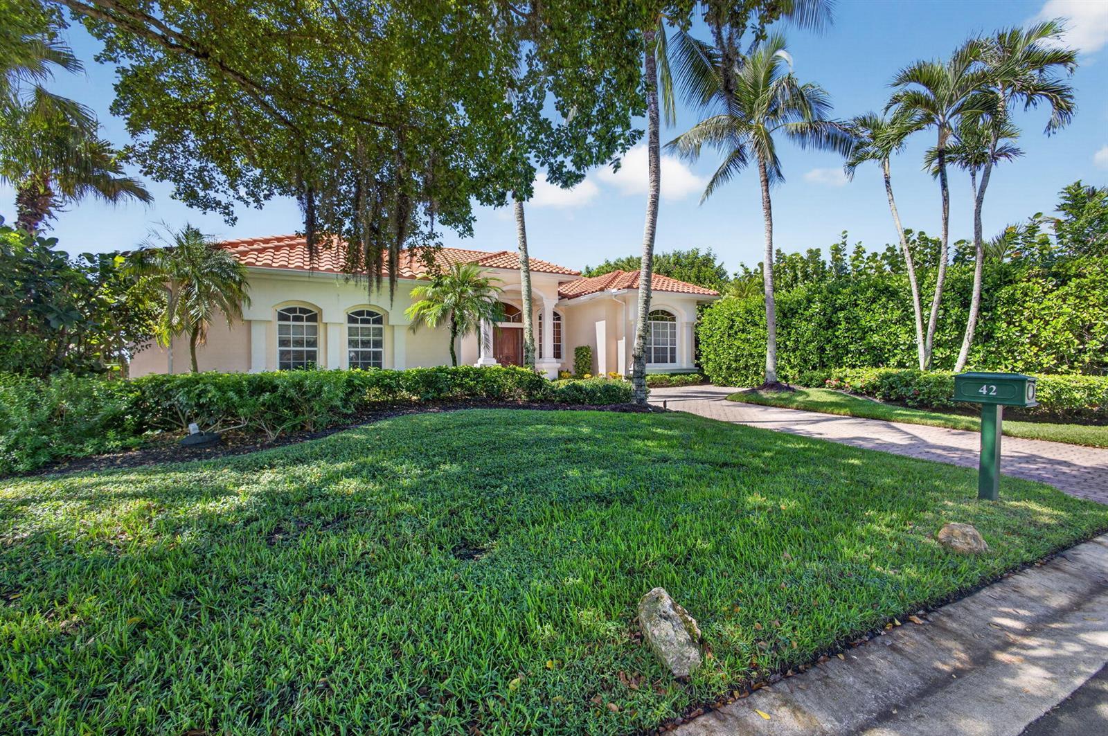 42 Windward Isle, Palm Beach Gardens FL 33418