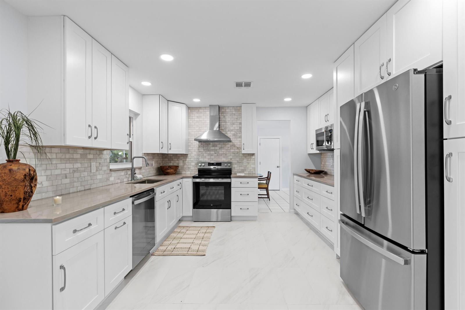 324 SANDPIPER Avenue, Royal Palm Beach FL 33411