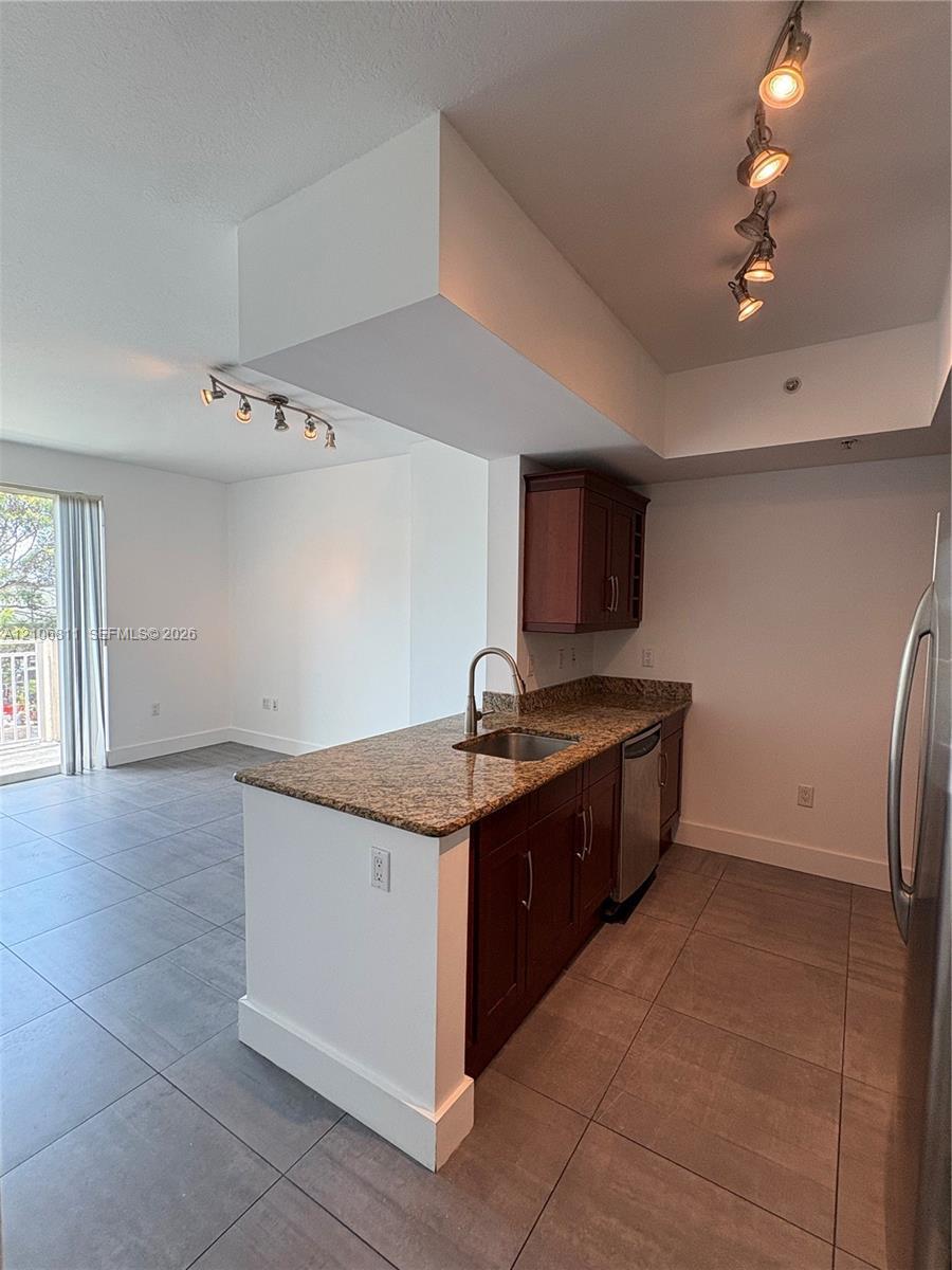7275 SW 90thway # 205, Miami FL 33156