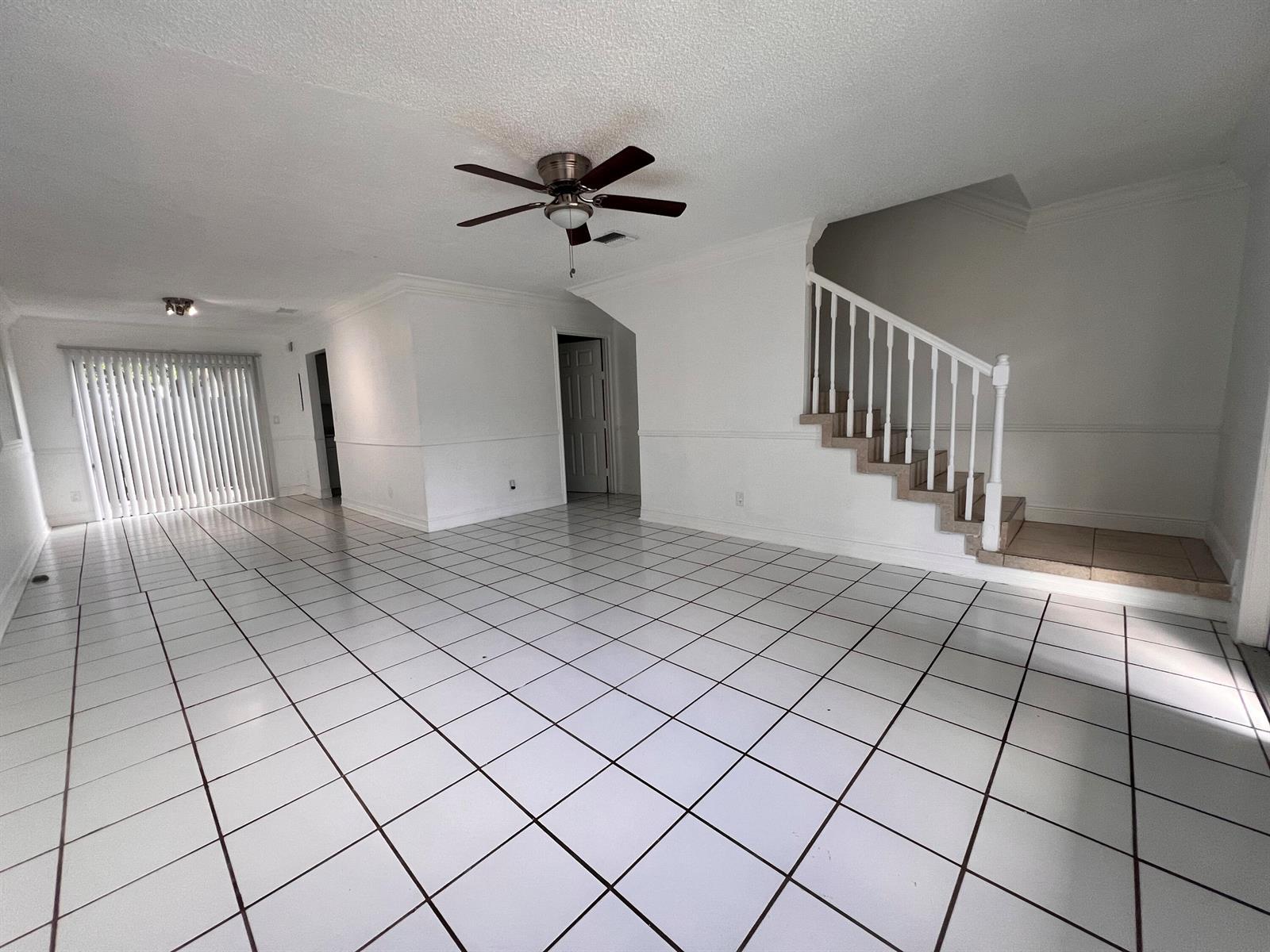 5403 BAYSIDE Drive, FL 33463