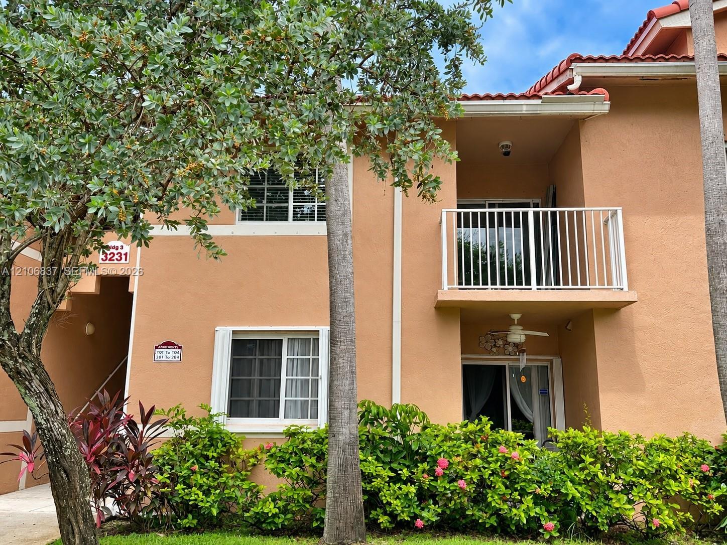 3231 Sabal Palm Mnr # 203, Davie FL 33024