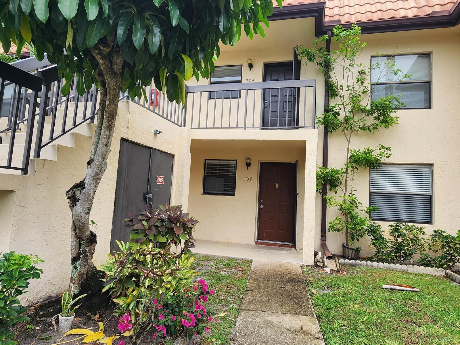 7101 GOLF COLONY Court # 104, Lake Worth FL 33467