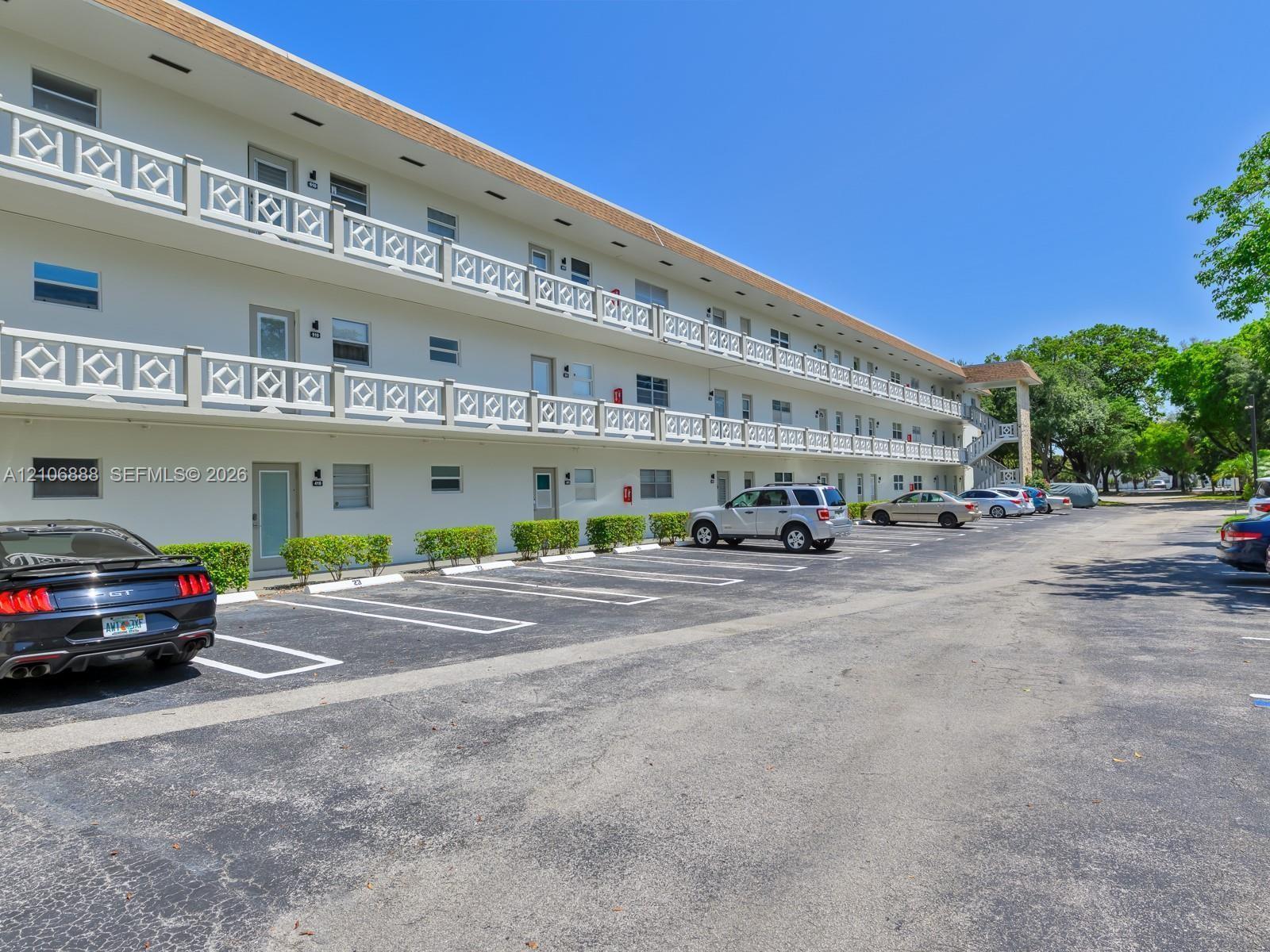 3506 NW 49th Ave # 508, Lauderdale Lakes FL 33319