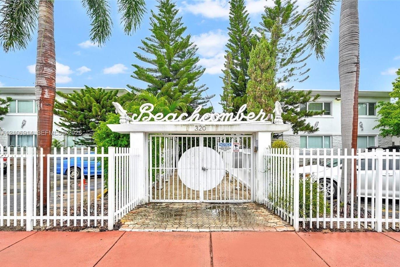 320 85th St # 20, Miami Beach FL 33141