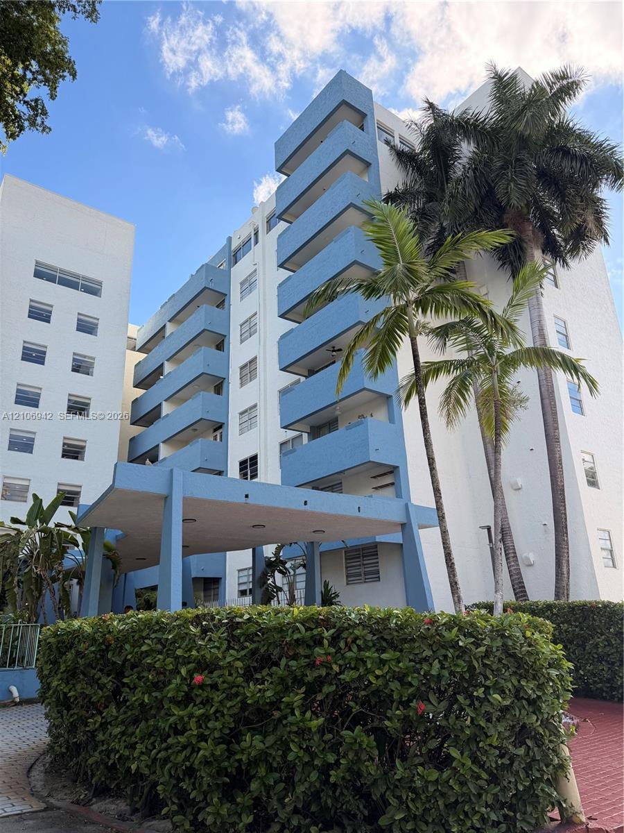 5050 NW 7th St # 103, Miami FL 33126