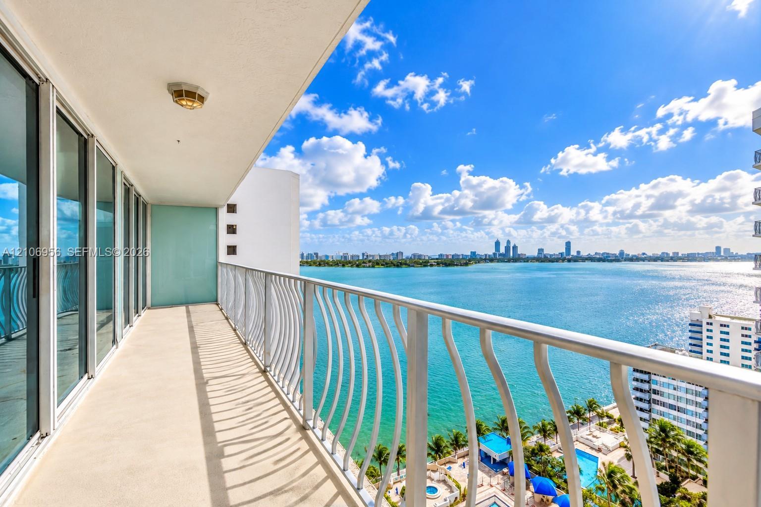 7601 E Treasure Dr # 2324, North Bay Village FL 33141