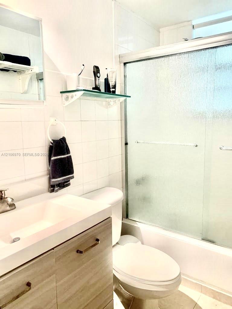 8540 Byron Ave # 1B, Miami Beach FL 33141