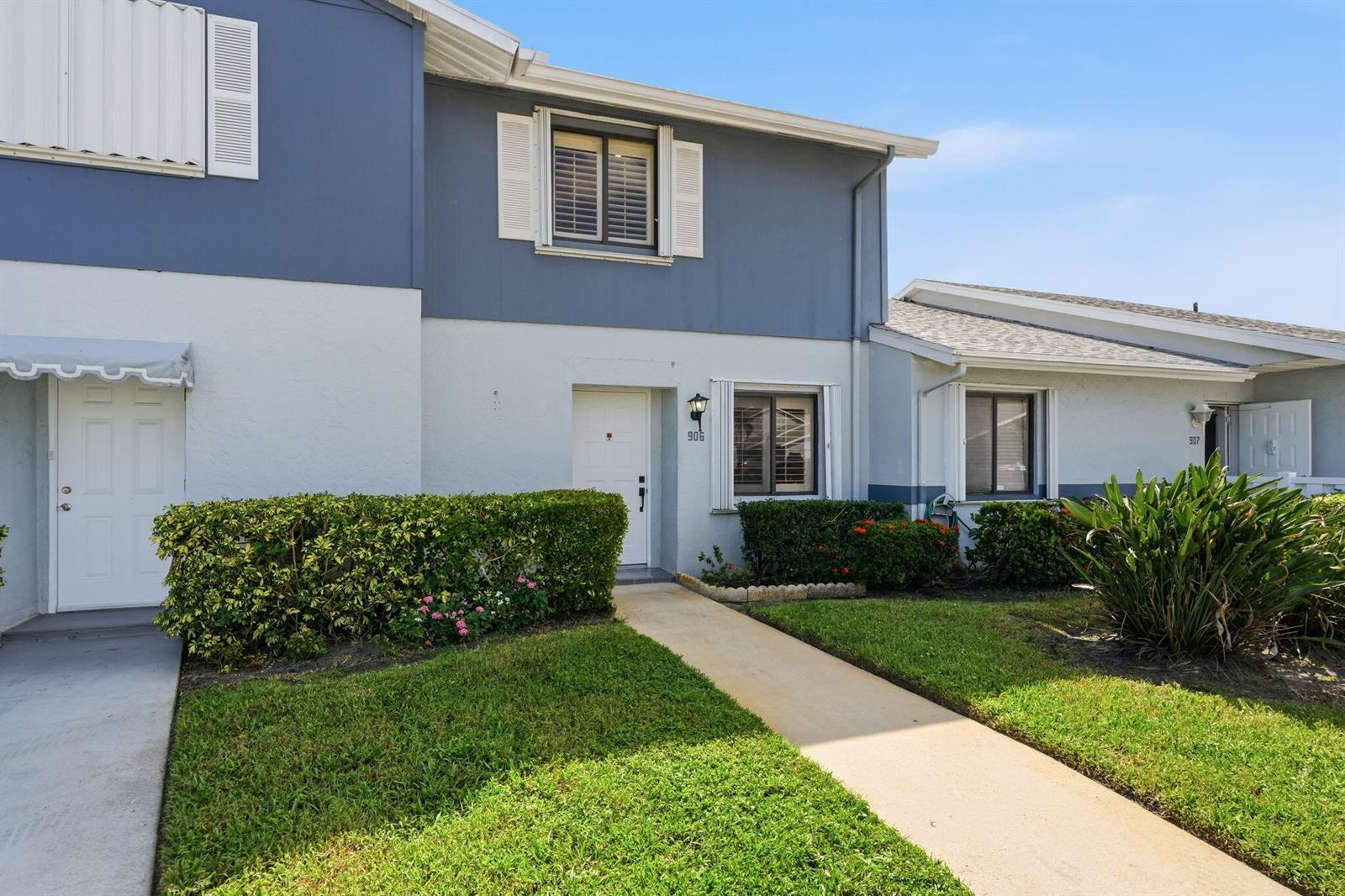 2641 Gately Drive W # 906, West Palm Beach FL 33415