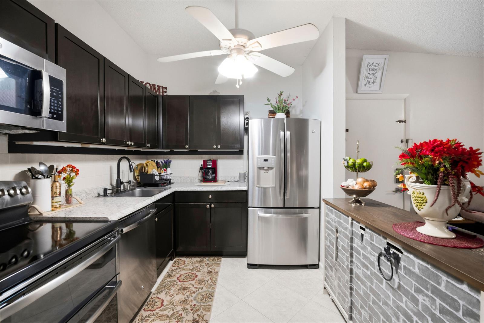 9965 N BELFORT Circle # 209, Tamarac FL 33321