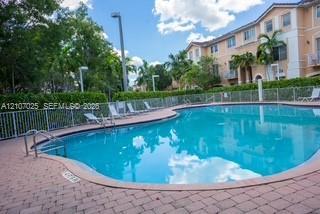 7070 NW 177th St # 10, Hialeah FL 33015