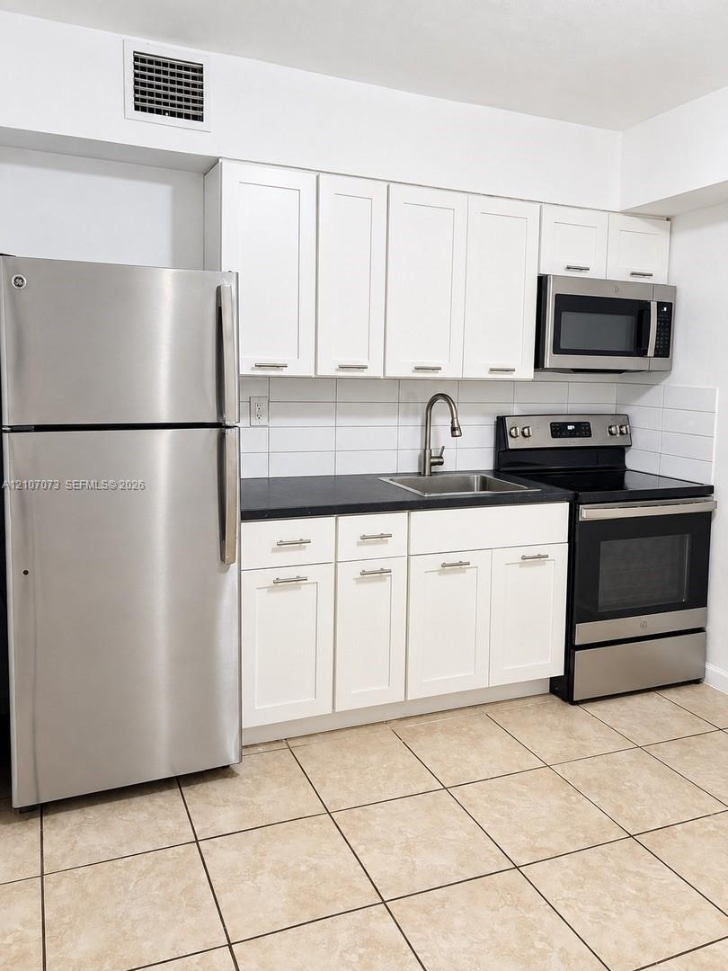 13251 Memorial Hwy # 10, North Miami FL 33161