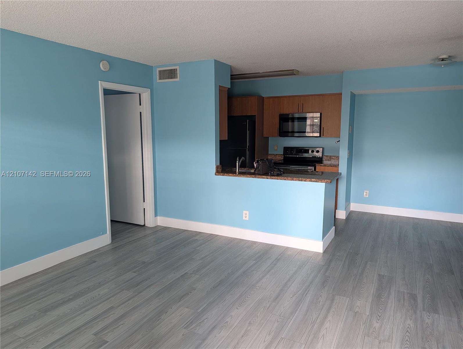 10473 NW 7th St # 103, Pembroke Pines FL 33026