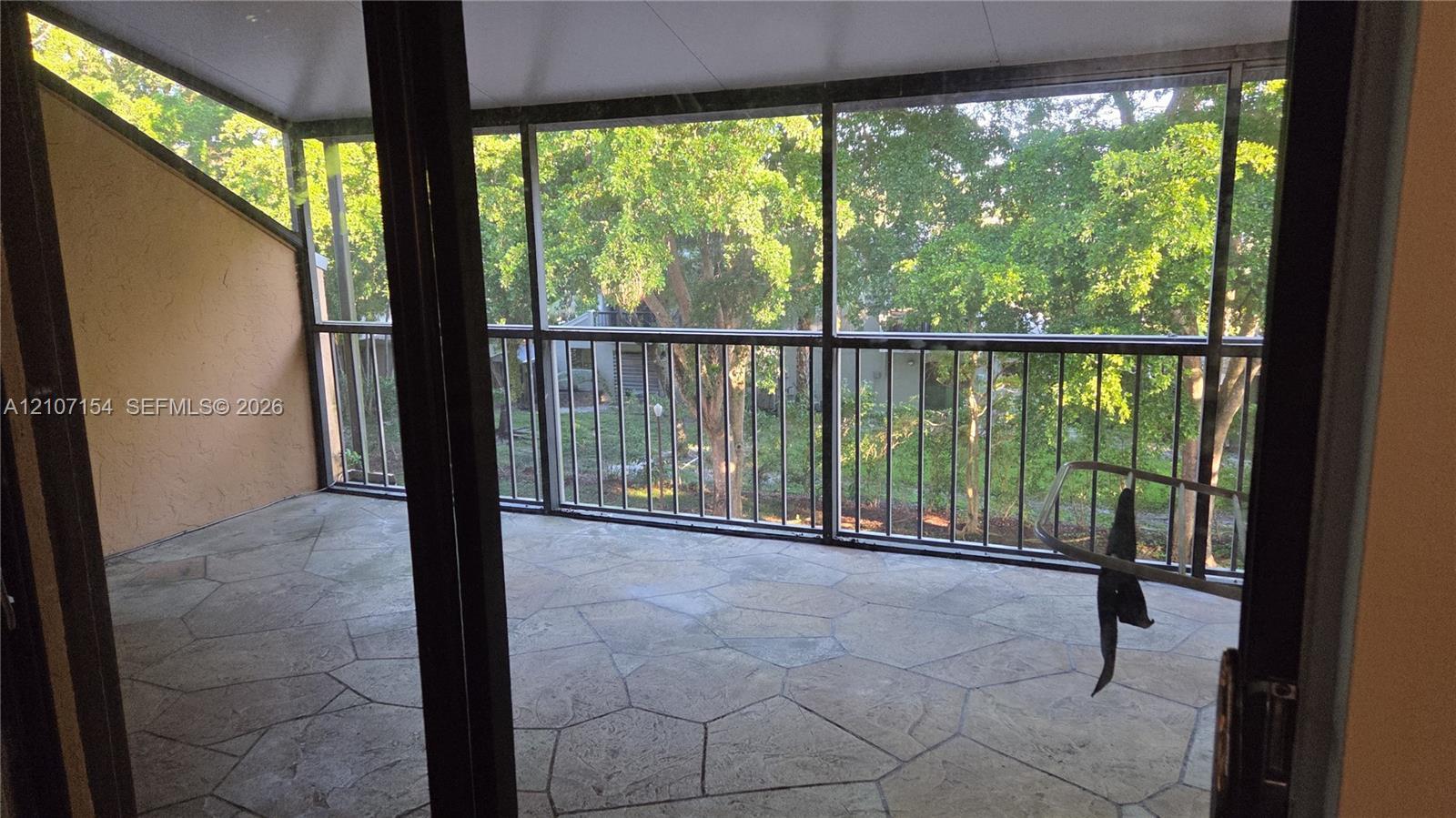 450 Commodore Dr # 311, Plantation FL 33325