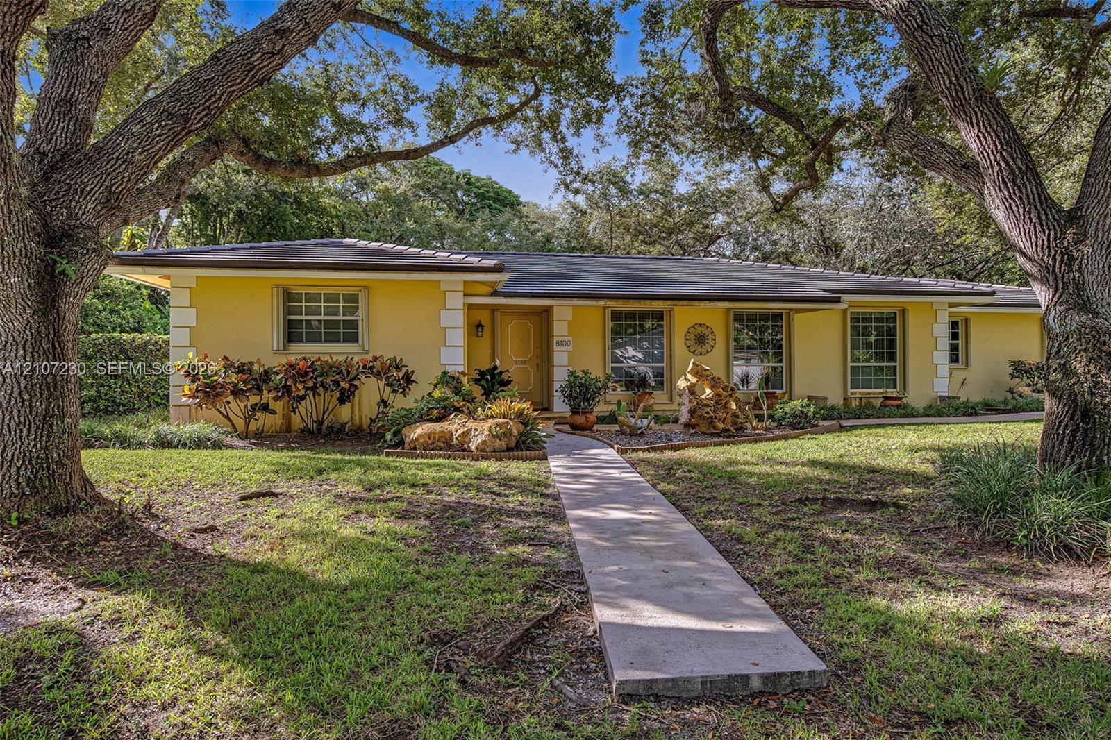 8100 SW 155th St, Palmetto Bay FL 33157