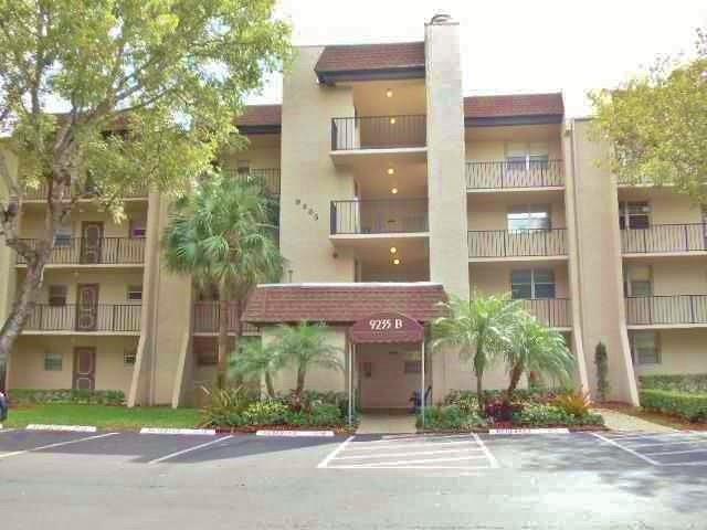 9235 LAGOON Place # 315, Davie FL 33324