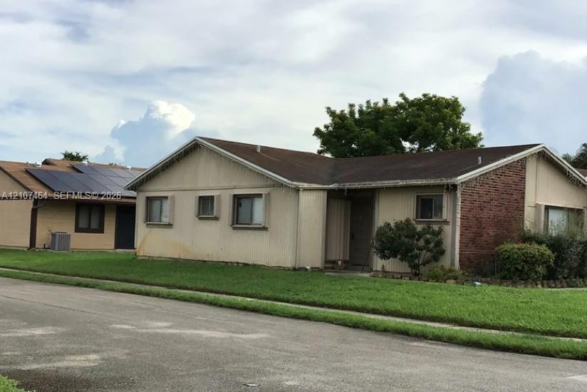 9721 W Daffodil Ln, Miramar FL 33025
