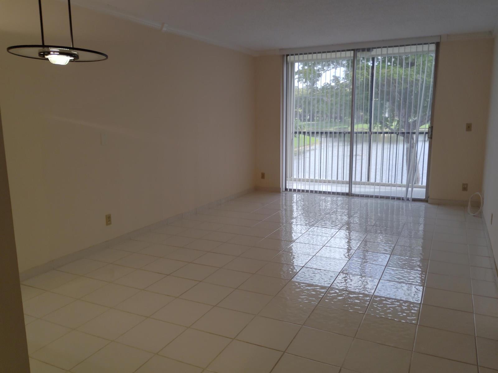 7960 NW 50TH Street # 204, Lauderhill FL 33351