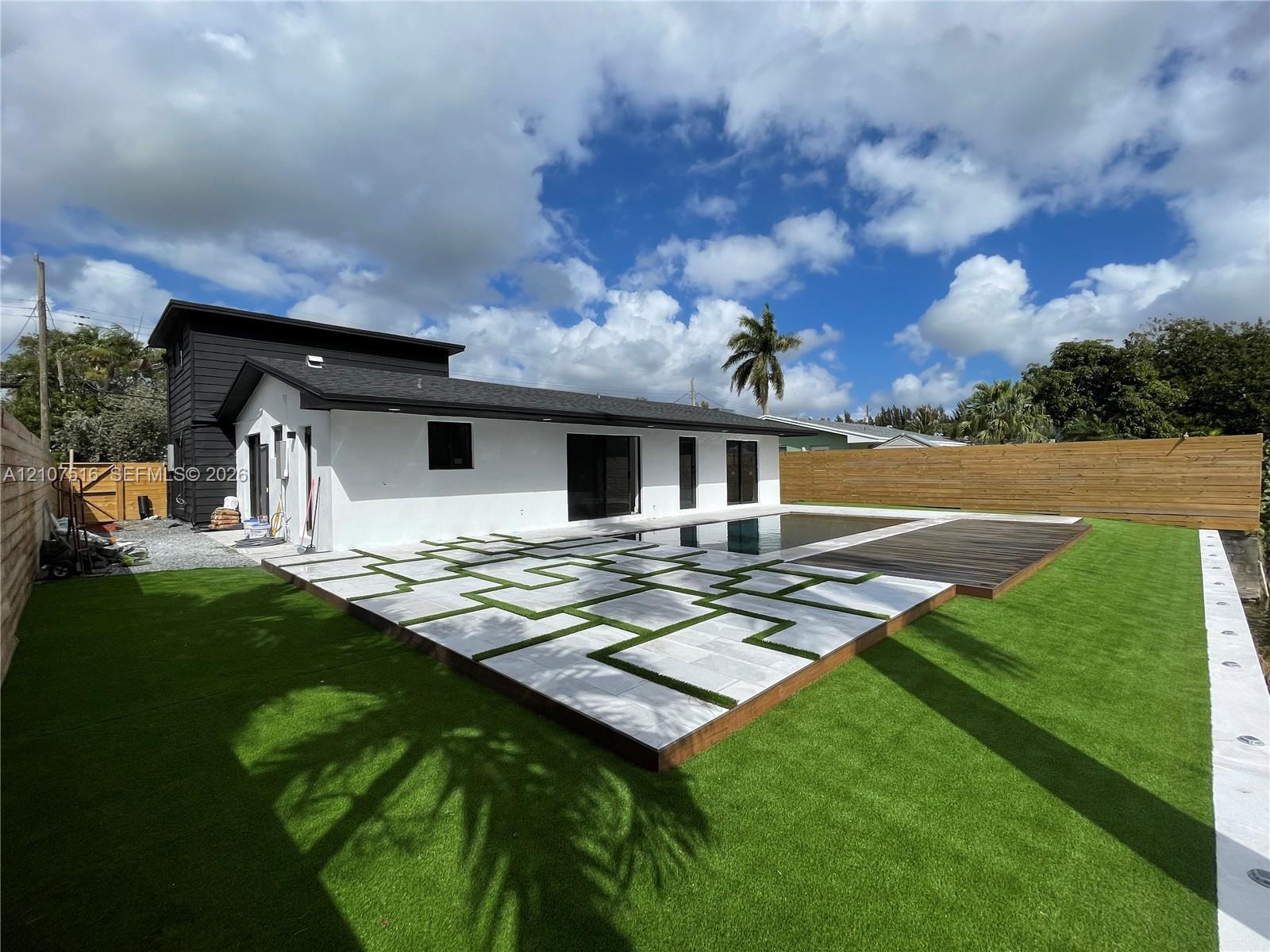 5700 SW 56th St, Davie FL 33314