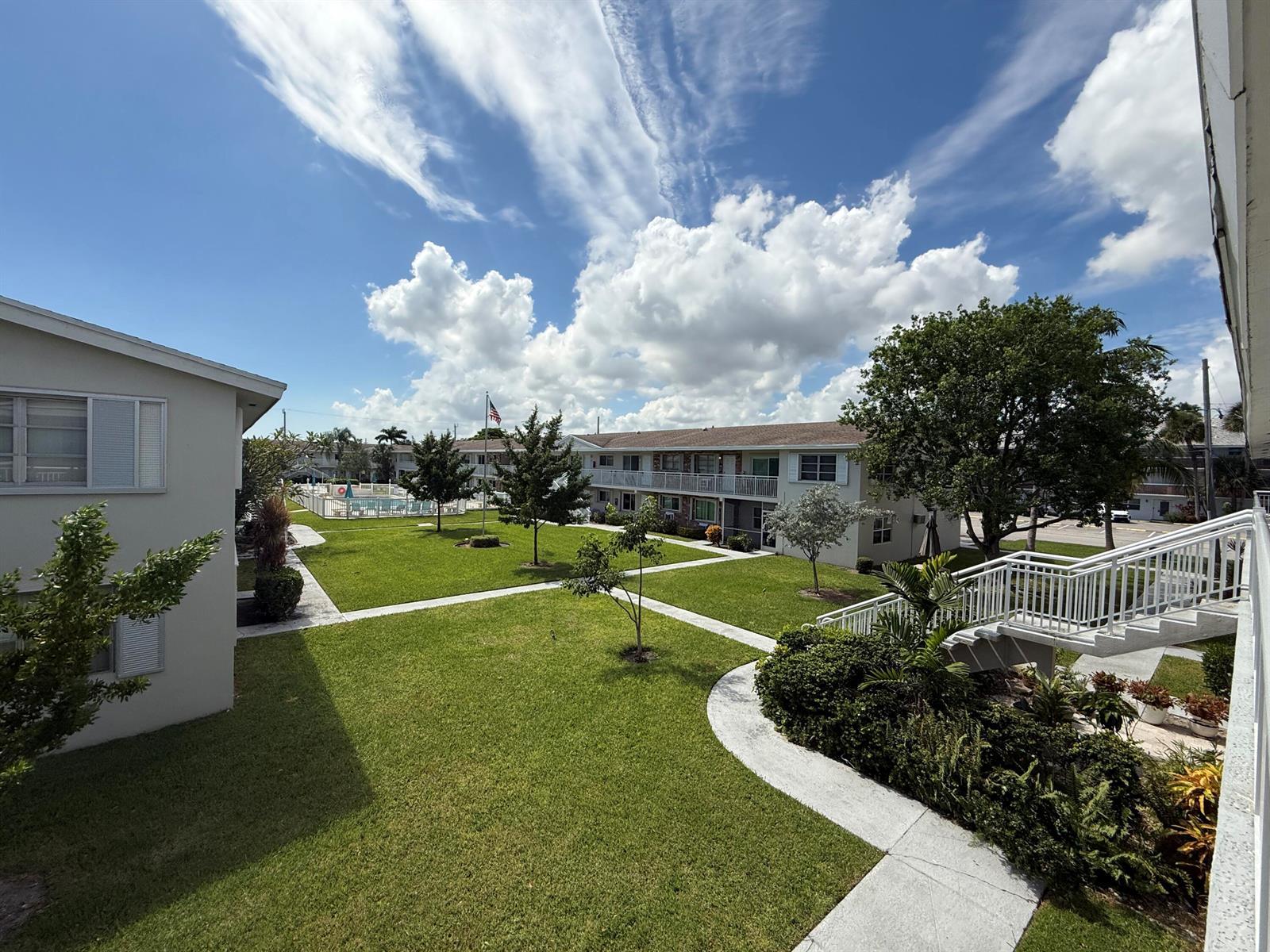 3860 NE 21st Way, Lighthouse Point FL 33064