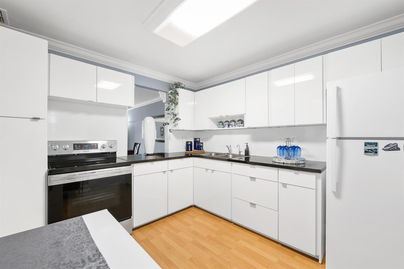 2500 SW 81ST Avenue # 302, Davie FL 33324