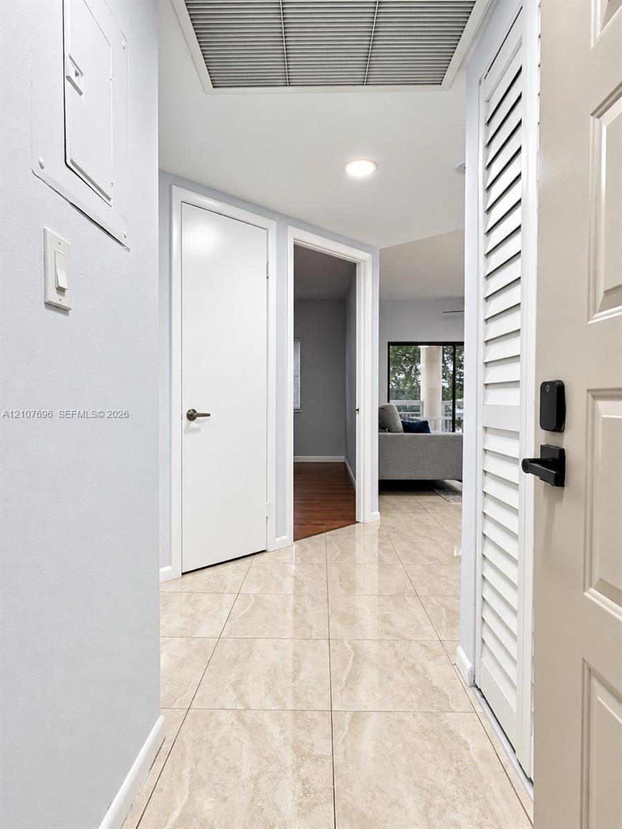 8290 Lake Dr # 418, Doral FL 33166
