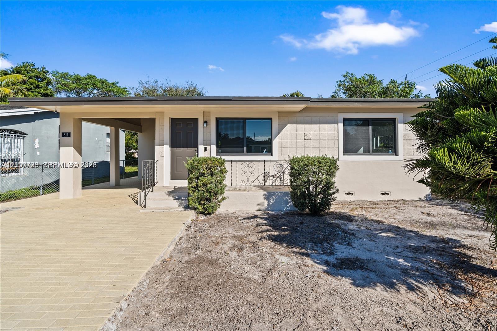 811 NW 115th St, Miami FL 33168