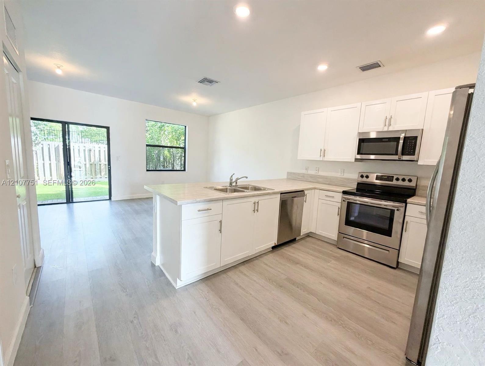 713 NE 208th Ter, Miami FL 33179