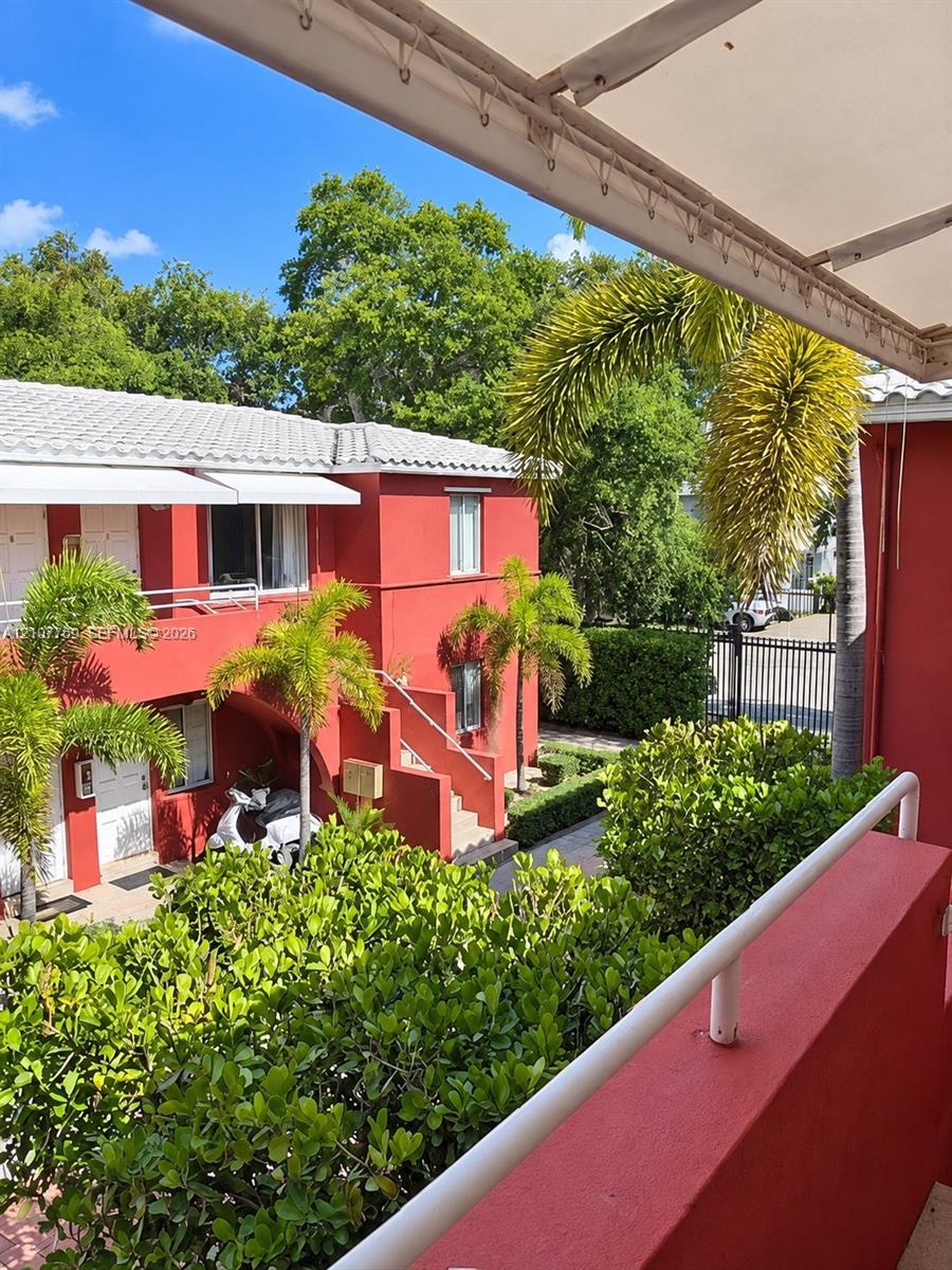 544 NE 62nd St # 8, Miami FL 33138