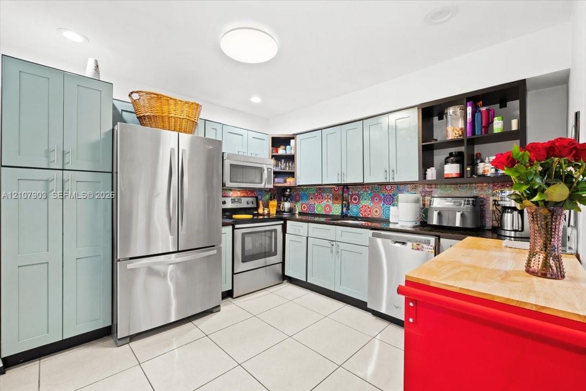924 SW 15th Ter, Fort Lauderdale FL 33312