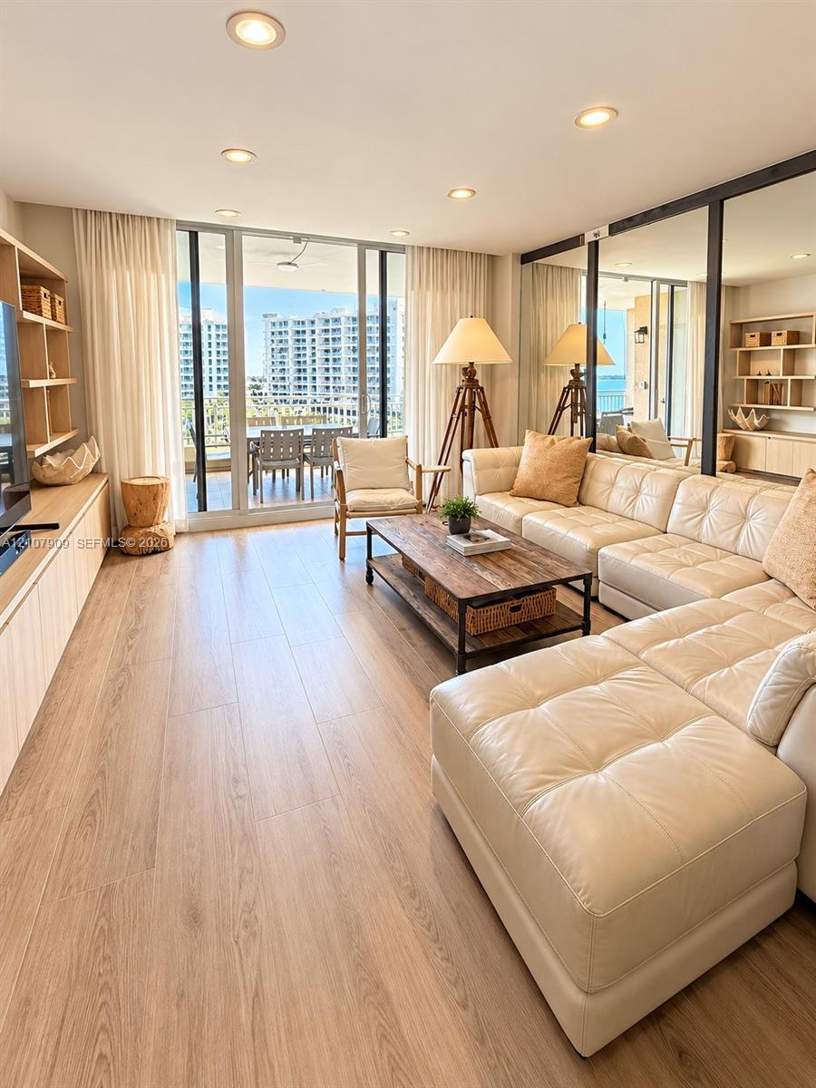 791 Crandon Blvd # 1001, Key Biscayne FL 33149