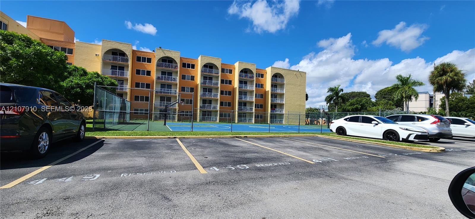 7000 NW 186th St # 324B, Hialeah FL 33015