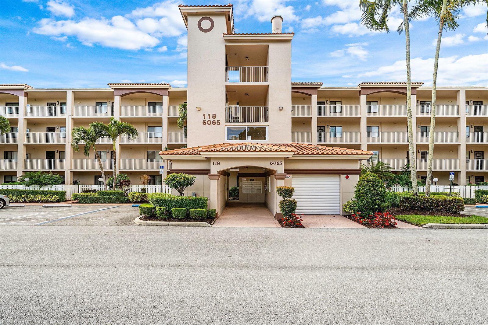 6065 POINTE REGAL Circle # 405, Delray Beach FL 33484
