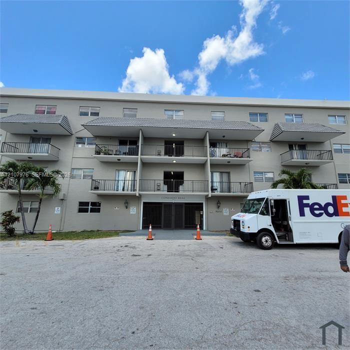 5100 SW 41st St # 101, Hollywood FL 33023