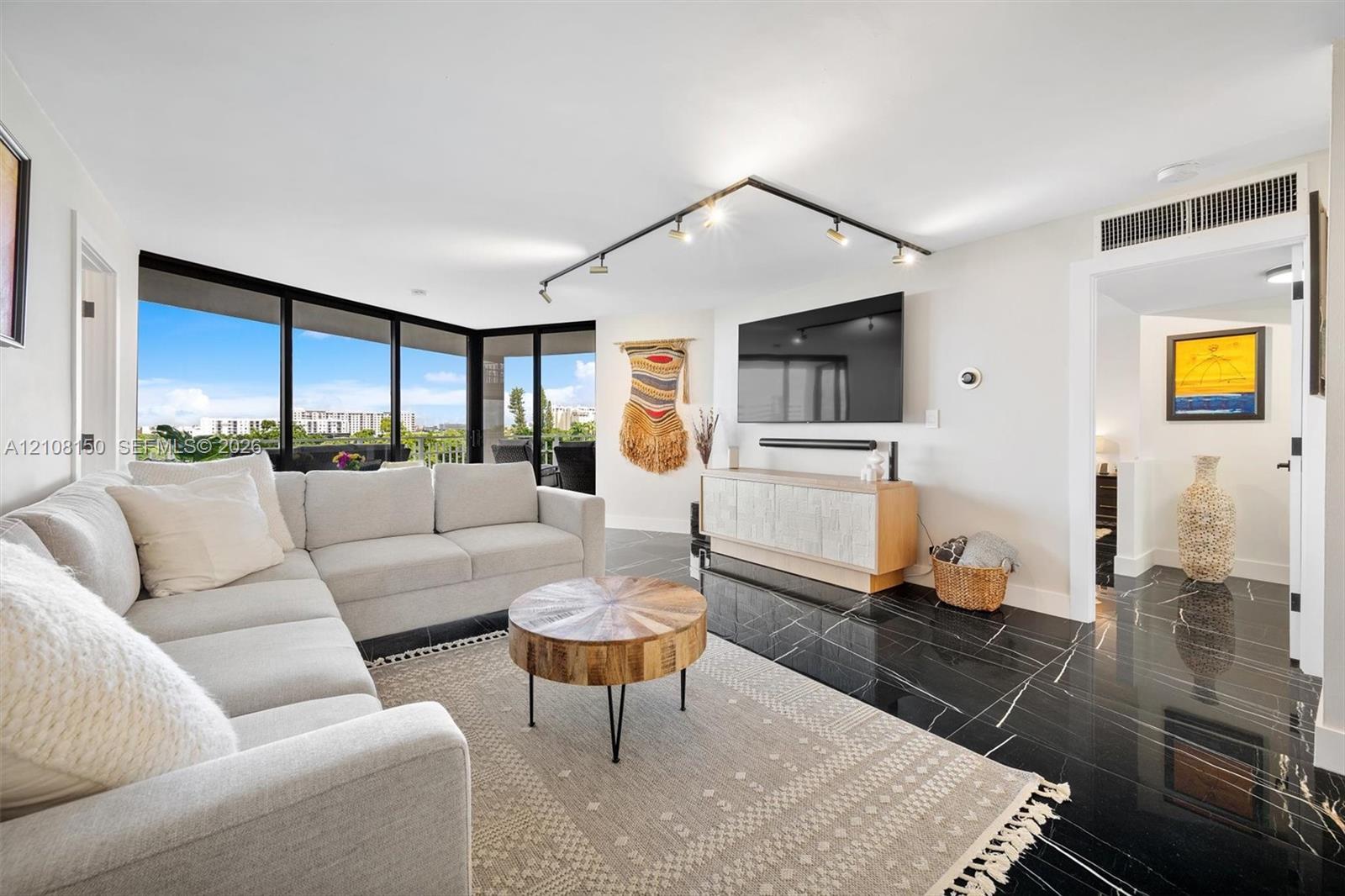 1000 Quayside Ter # 709, Miami FL 33138