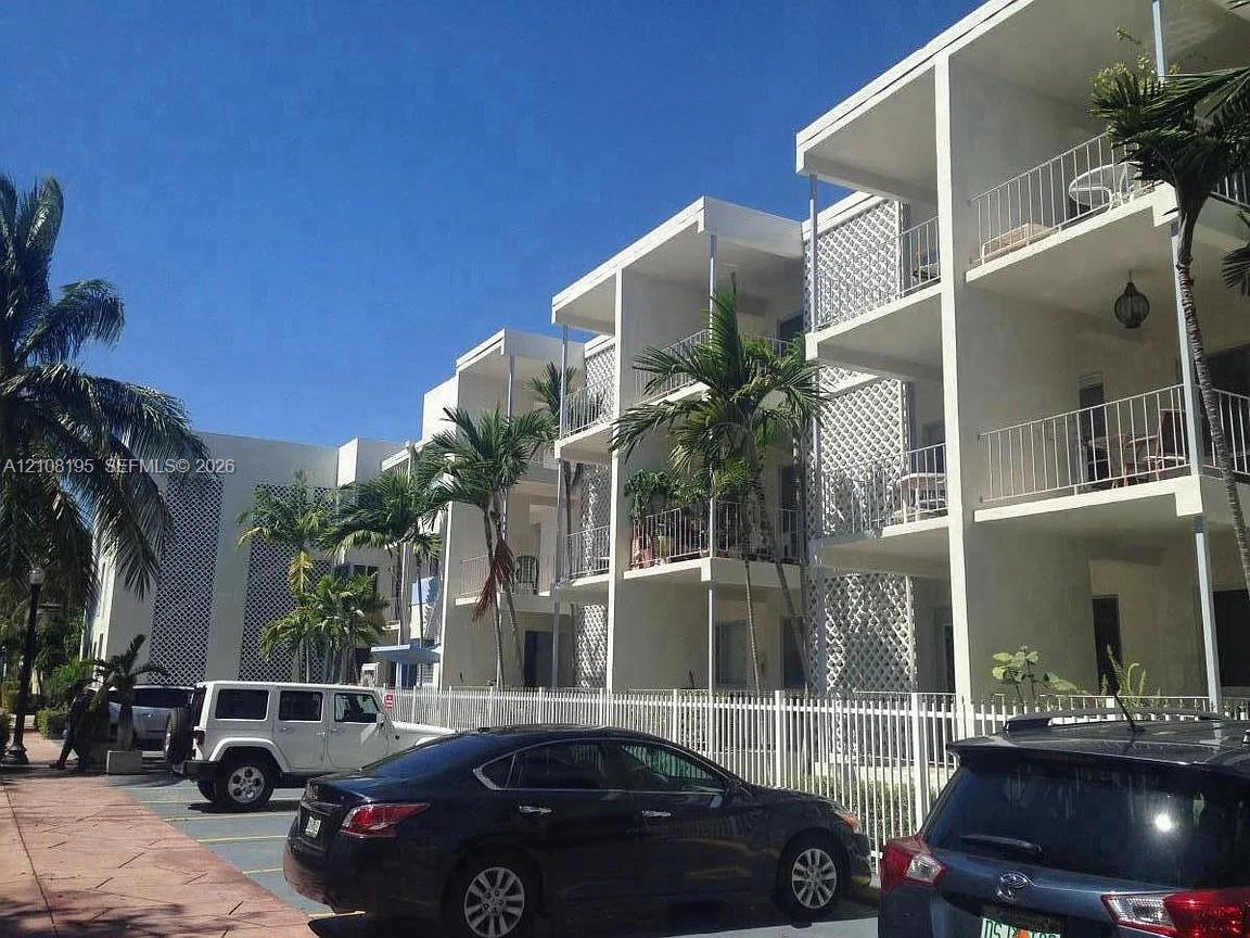 641 Espanola Way # 10, Miami Beach FL 33139