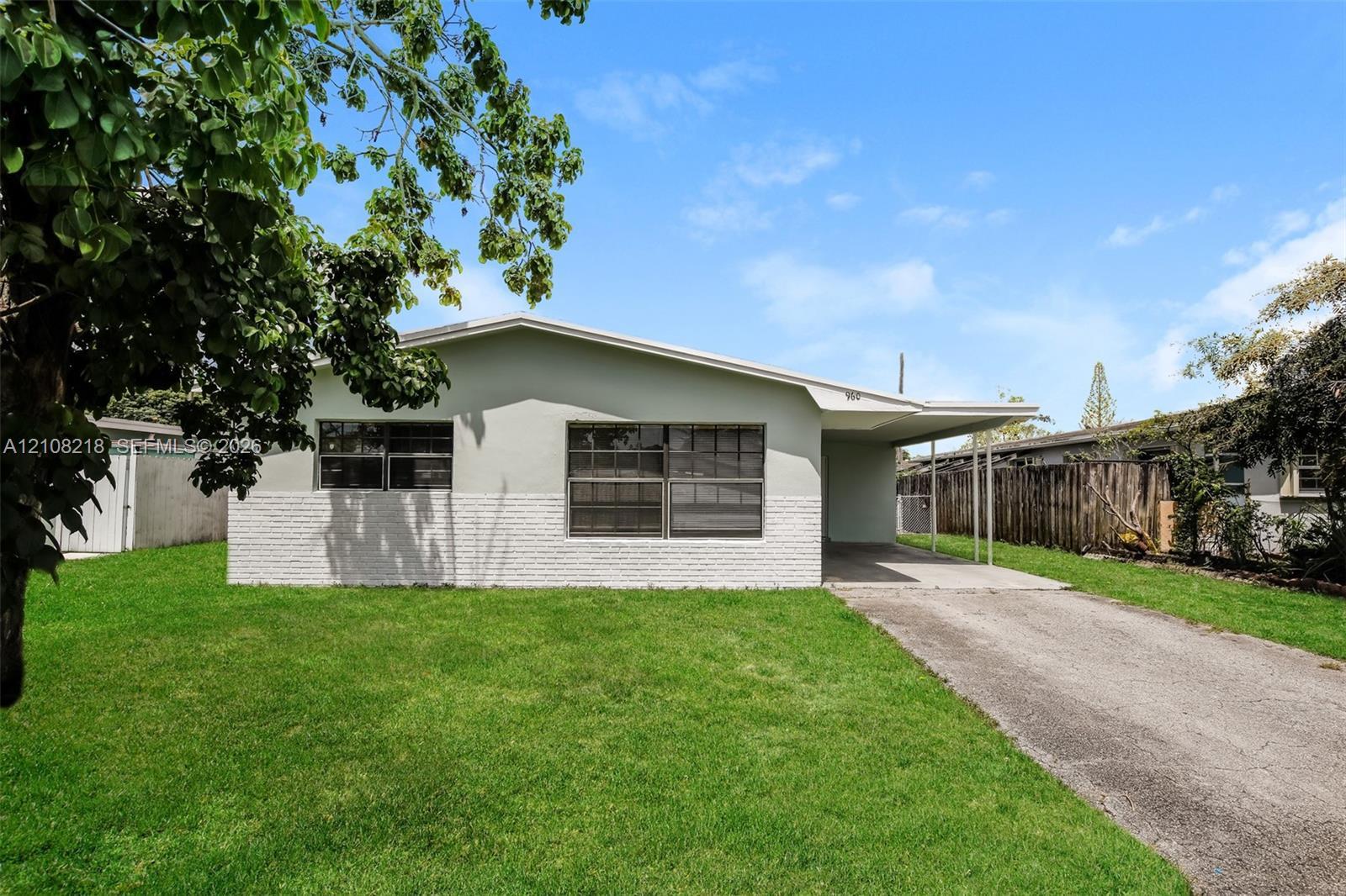 960 N 73rd Way, Hollywood FL 33024