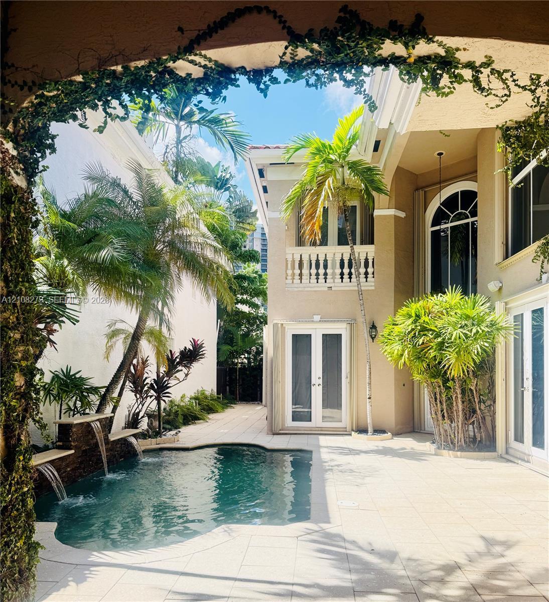 19424 39th Ave, Sunny Isles Beach FL 33160