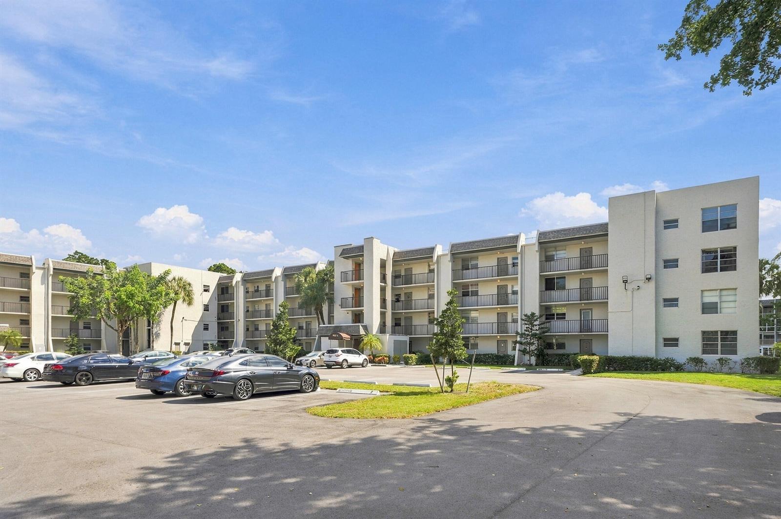9420 Poinciana Place, Davie FL 33324