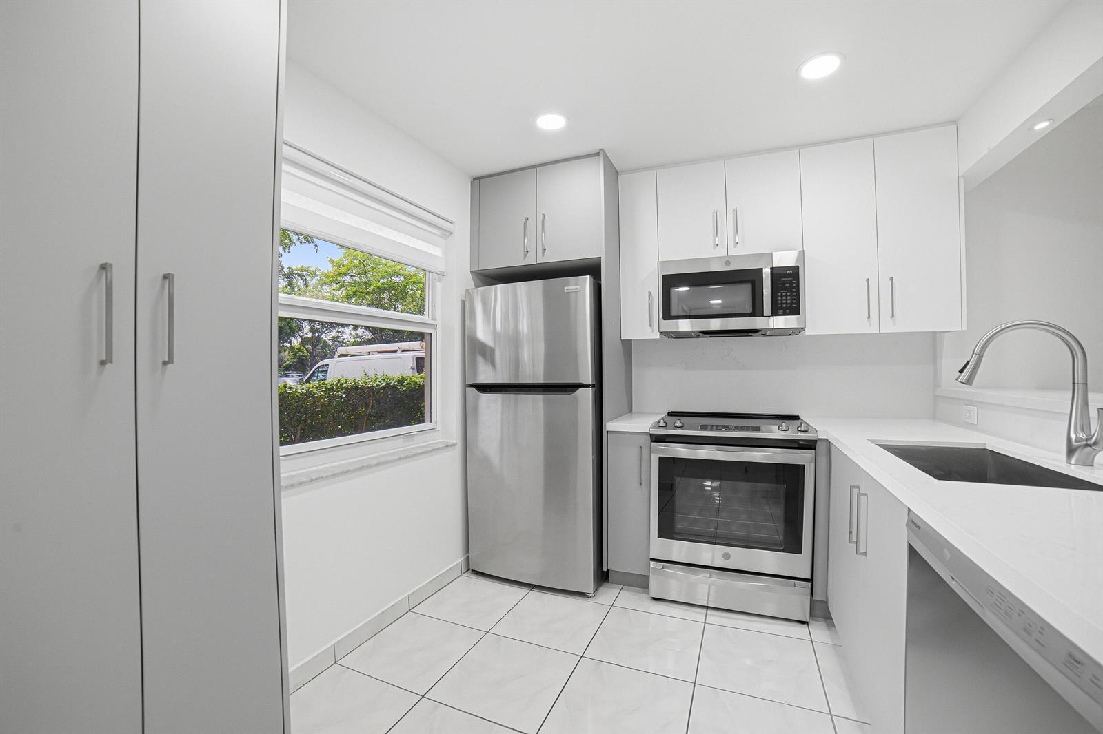 3121 NW 47TH Avenue # 109, Lauderdale Lakes FL 33319