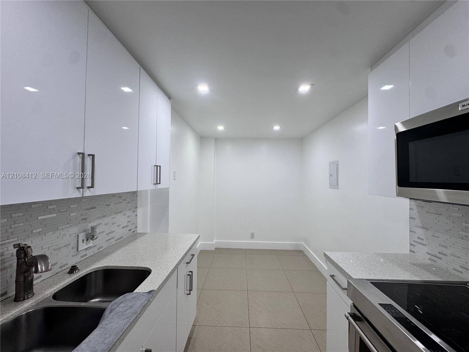 4200 Hillcrest Dr # 604, Hollywood FL 33021