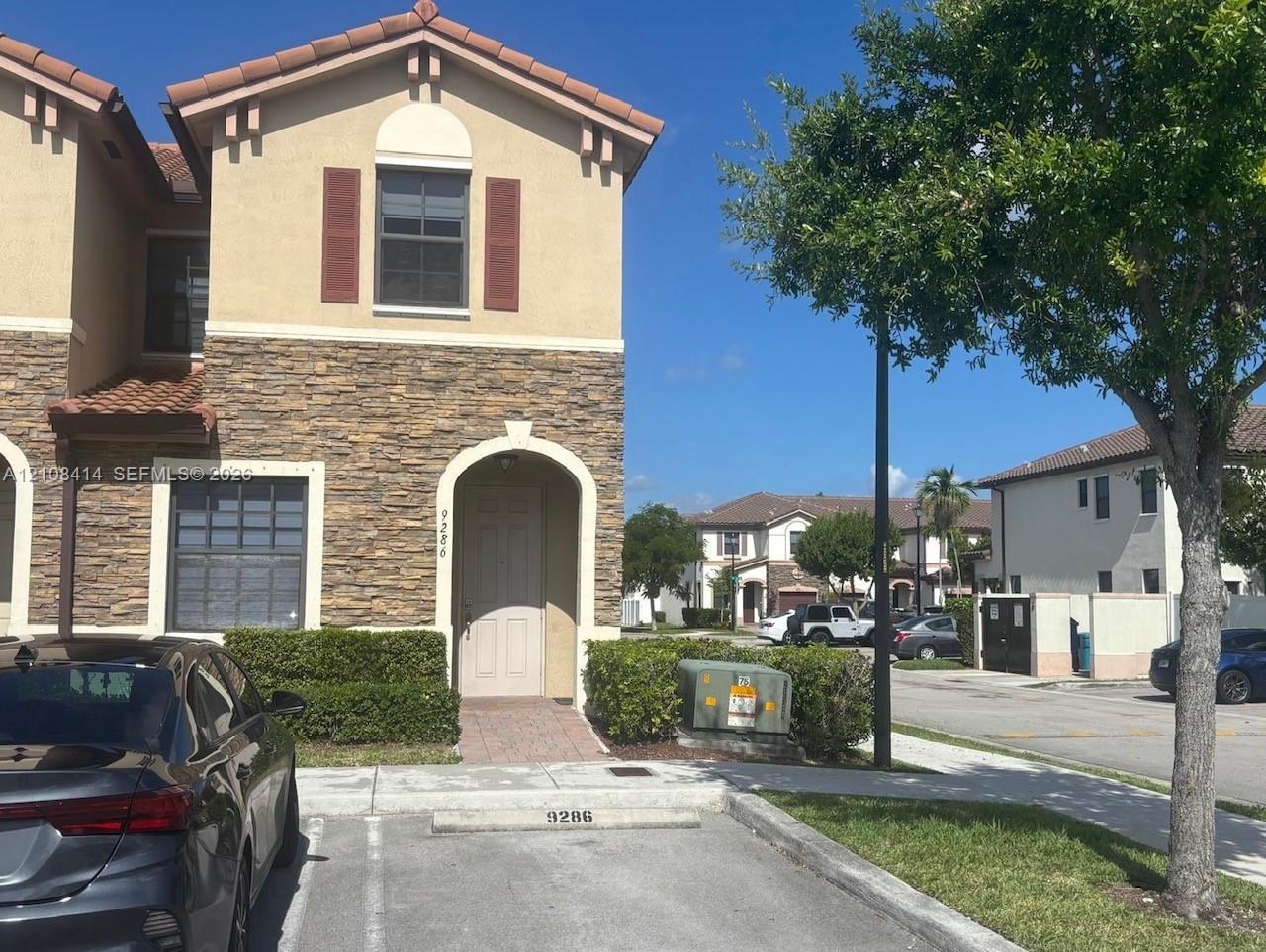 9286 W 33rd Ln, Hialeah FL 33018